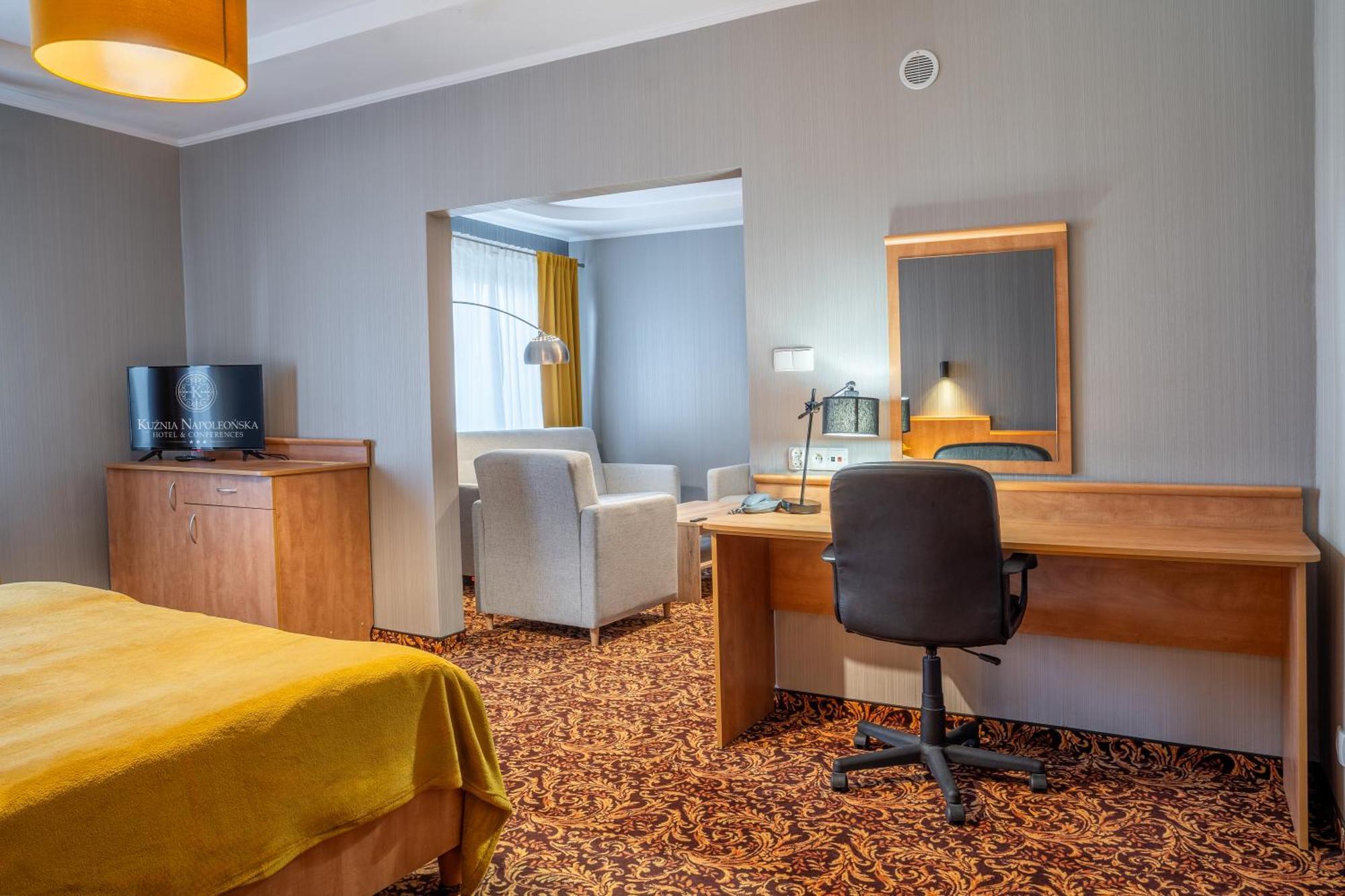 Hotel Kuznia Napoleonska Teresin Bagian luar foto