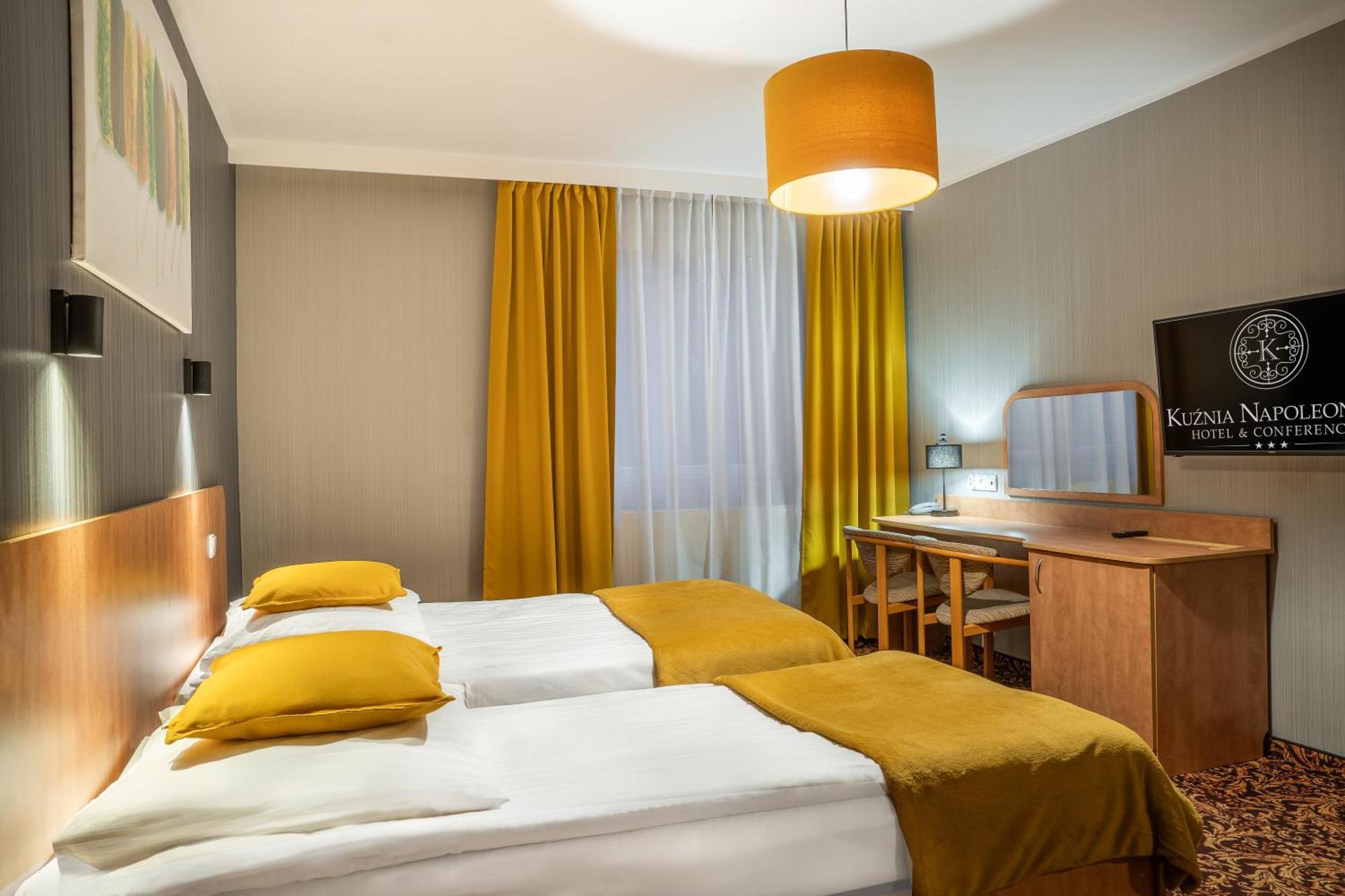 Hotel Kuznia Napoleonska Teresin Bagian luar foto