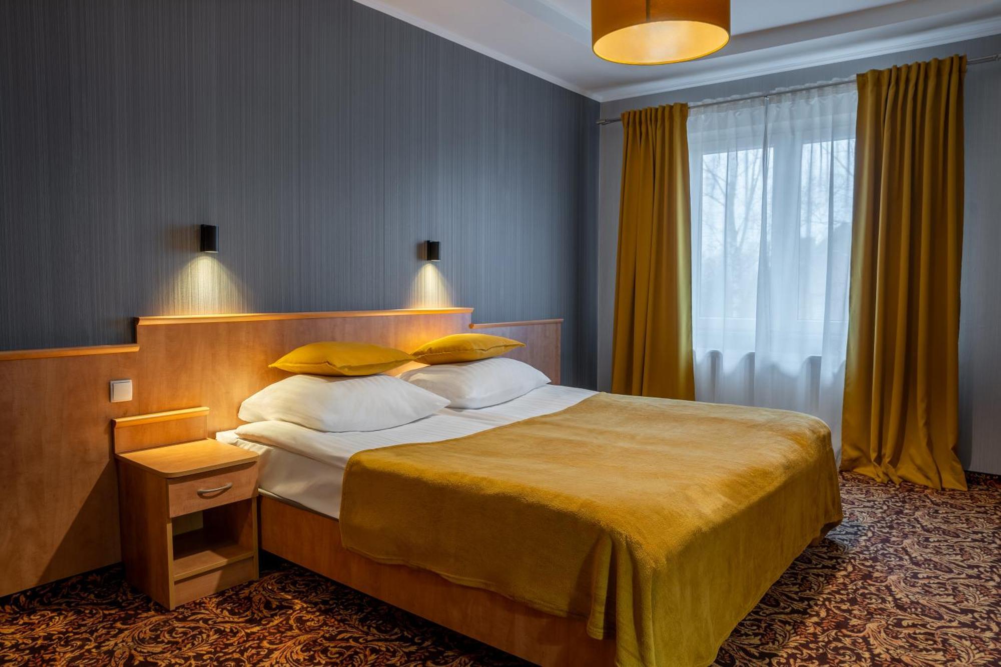 Hotel Kuznia Napoleonska Teresin Bagian luar foto